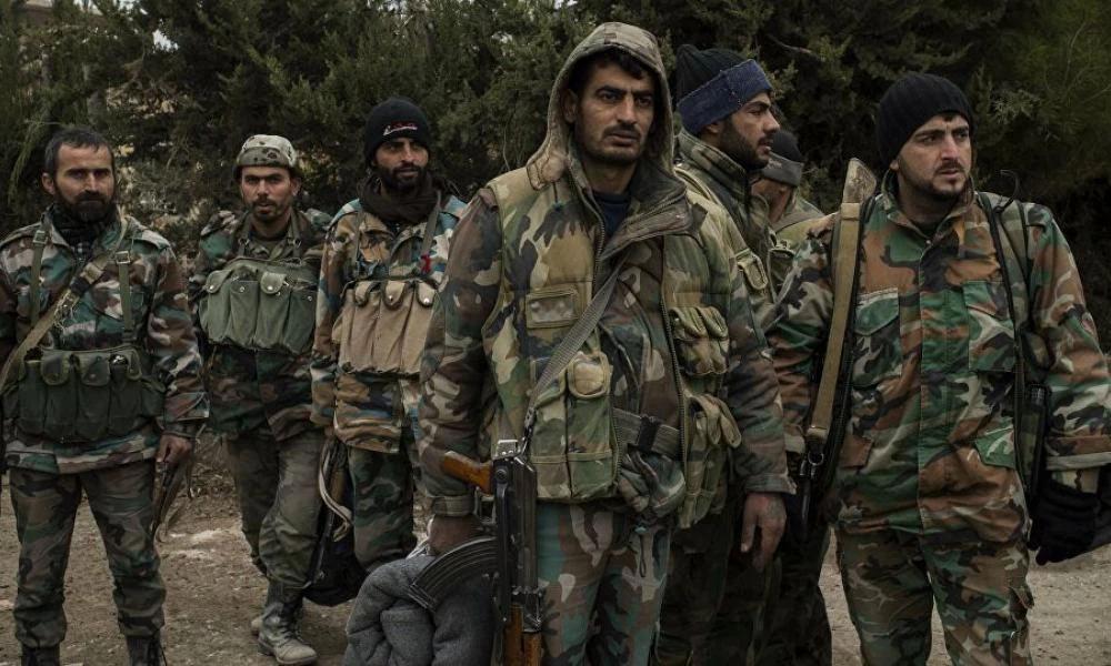 Ο Συριακός Στρατός εκπαιδεύεται για να επιτεθεί σε εχθρικές θέσεις